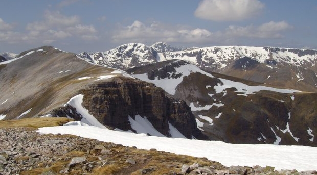 http://www.mudandroutes.com/wp-content/uploads/2012/02/Grey_corries_620_361-80x65.jpg