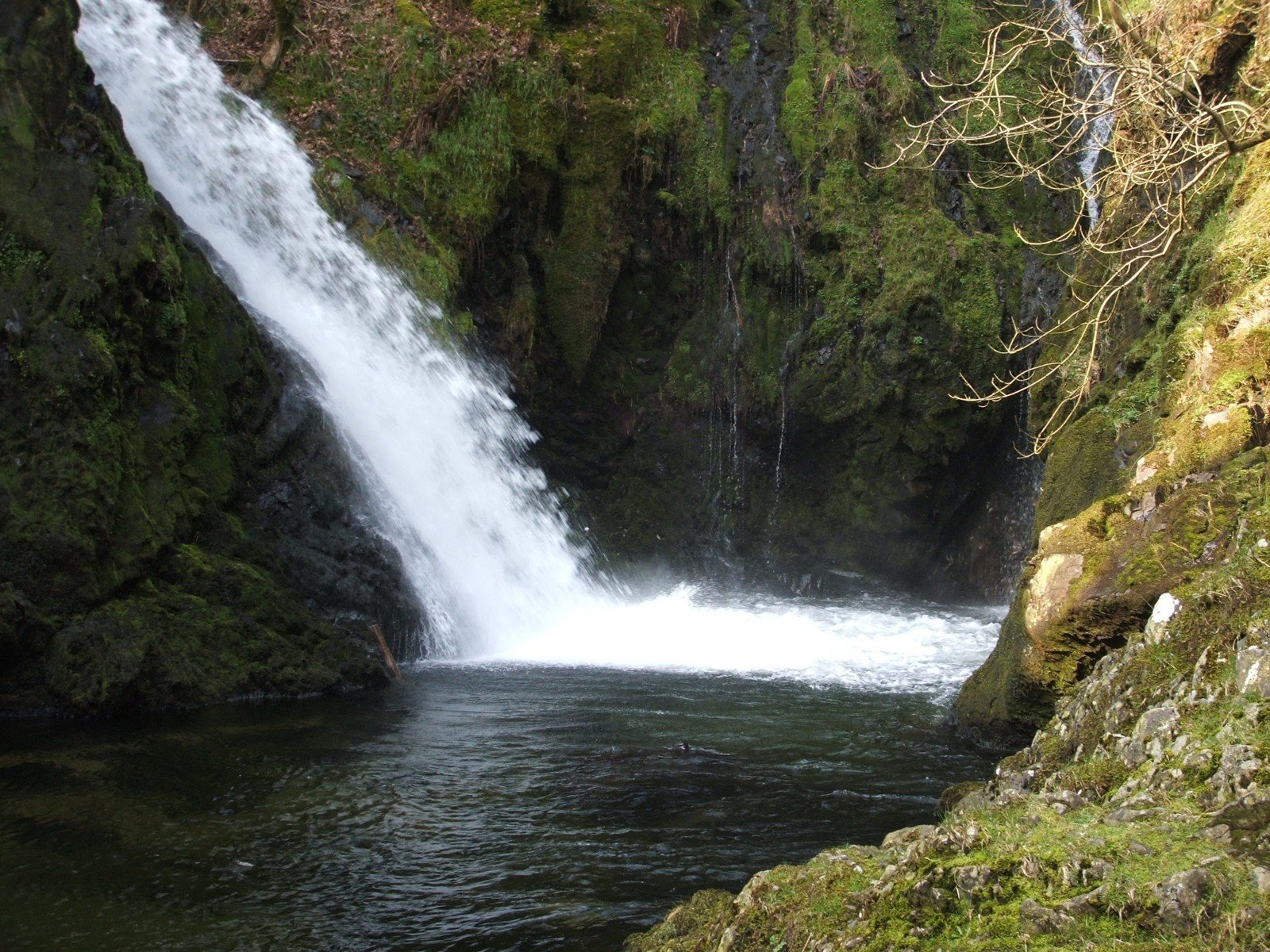 Walk to the Llanberis Waterfall
